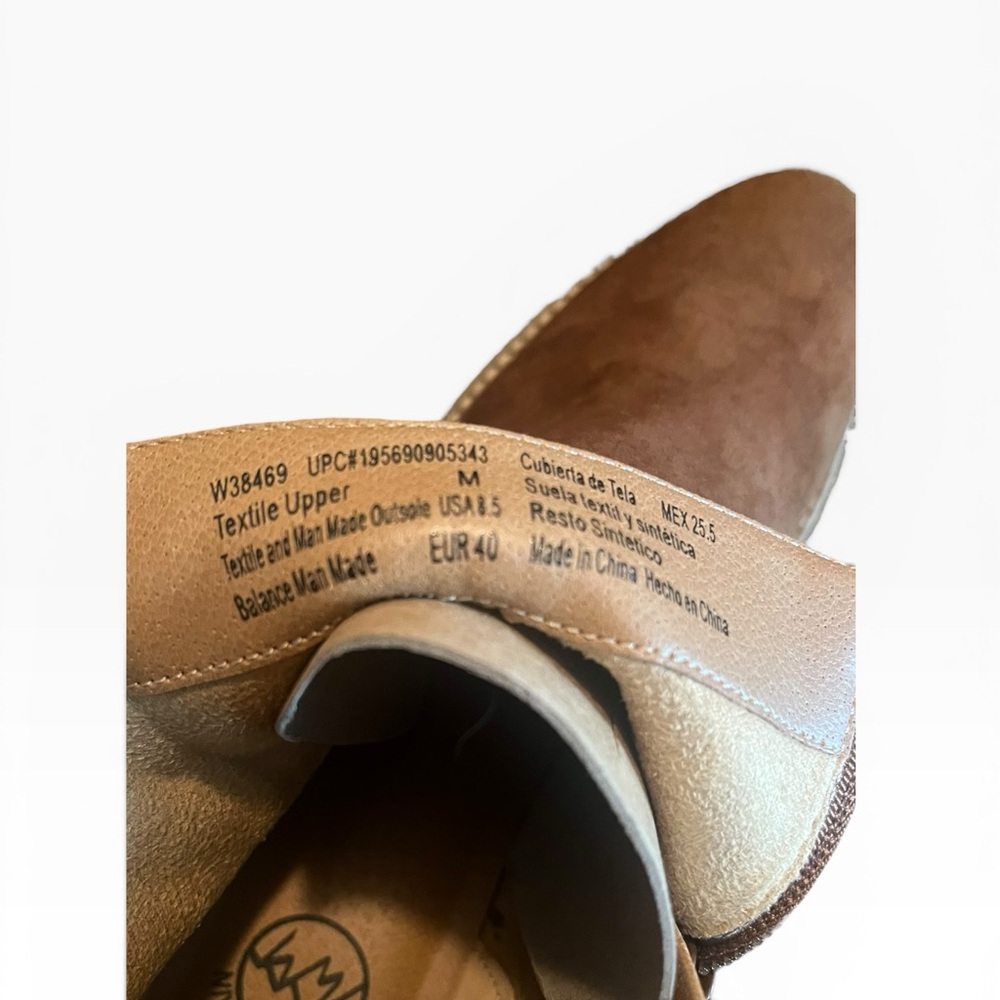 White Mountain Ankle Boots - Picture 6 of 6